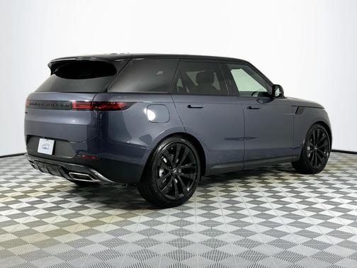 2025 Land Rover Range Rover Sport SE