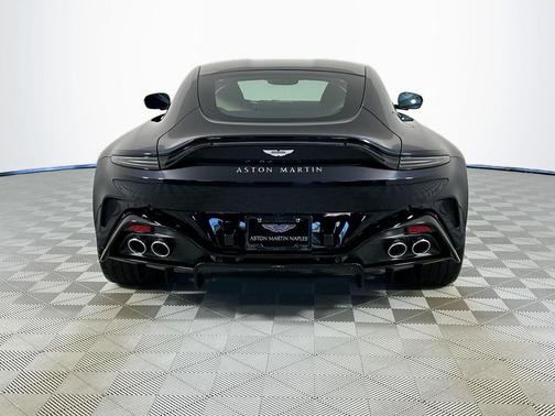 2025 Aston Martin Vantage Base