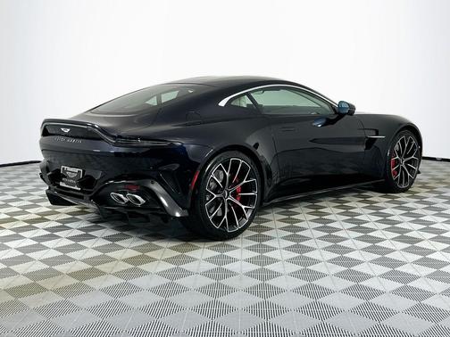 2025 Aston Martin Vantage Base