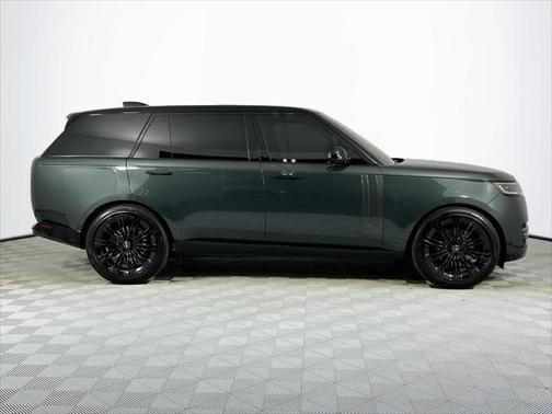 2025 Land Rover Range Rover P400 SE 7 Seat