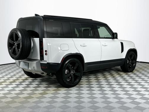2025 Land Rover Defender 110 P300