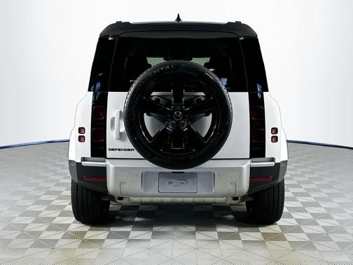 2025 Land Rover Defender 110 P300