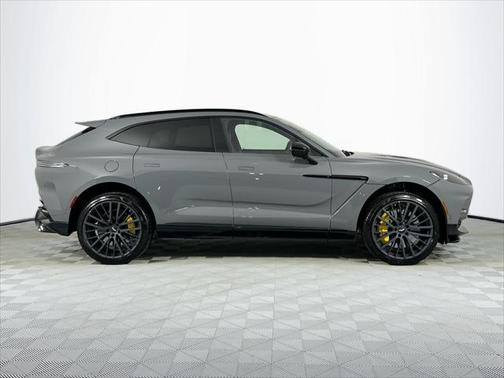 2025 Aston Martin DBX 707