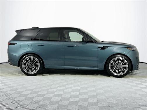 2025 Land Rover Range Rover Sport SE