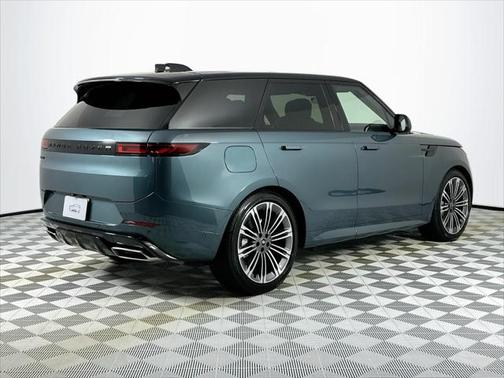 2025 Land Rover Range Rover Sport SE