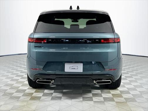 2025 Land Rover Range Rover Sport SE