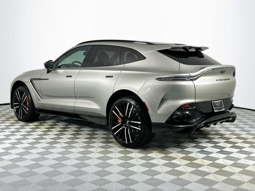 2023 Aston Martin DBX 707
