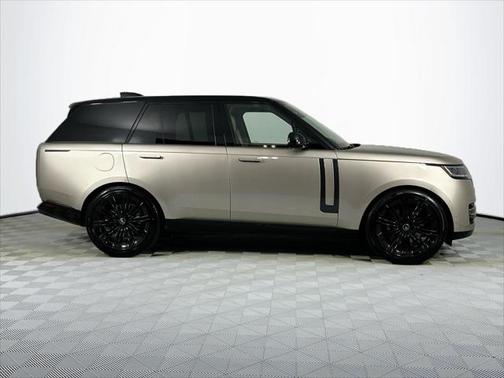 2025 Land Rover Range Rover P530 SE