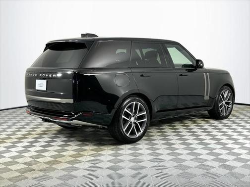 2025 Land Rover Range Rover P400 SE