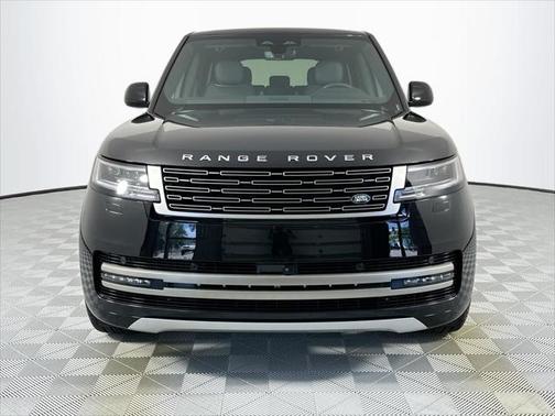 2025 Land Rover Range Rover P400 SE