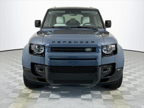 2025 Land Rover Defender 110 P400 X-Dynamic SE