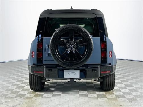 2025 Land Rover Defender 110 P400 X-Dynamic SE