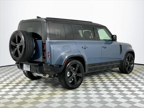 2025 Land Rover Defender 110 P400 X-Dynamic SE