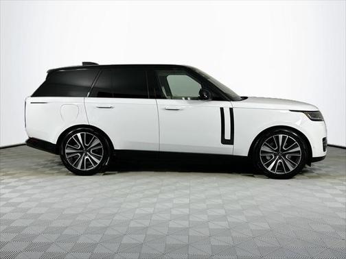 2025 Land Rover Range Rover P550e SE