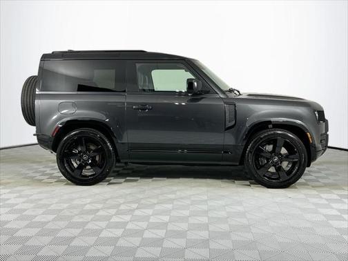 2025 Land Rover Defender 90 P400 X-Dynamic SE