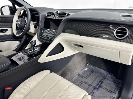 2022 Bentley Bentayga V8