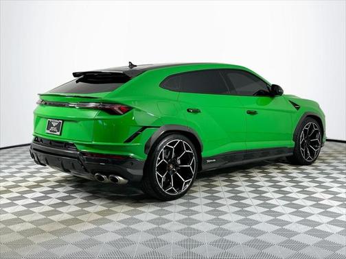 2023 Lamborghini Urus Performante