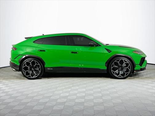 2023 Lamborghini Urus Performante