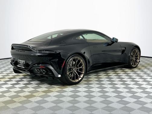 2026 Aston Martin Vantage Base