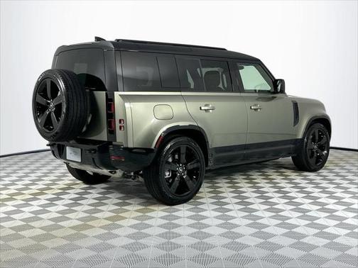 2025 Land Rover Defender 110 P400 X-Dynamic SE