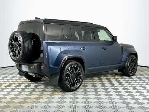 2026 Land Rover Defender P635 OCTA
