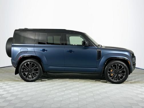 2026 Land Rover Defender P635 OCTA