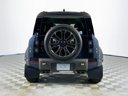 2026 Land Rover Defender P635 OCTA