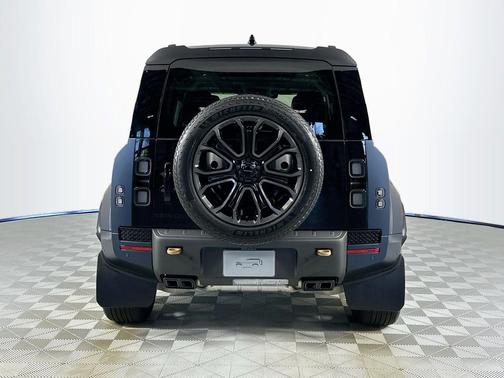 2026 Land Rover Defender P635 OCTA