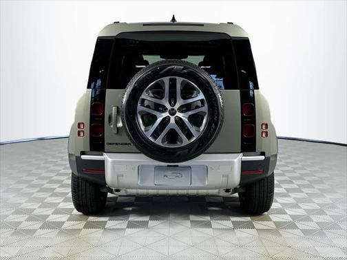 2025 Land Rover Defender 110 P300