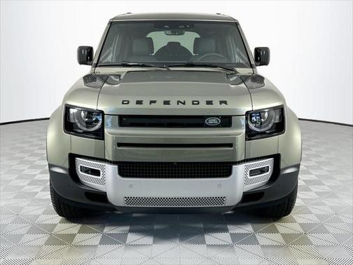2025 Land Rover Defender 110 P300