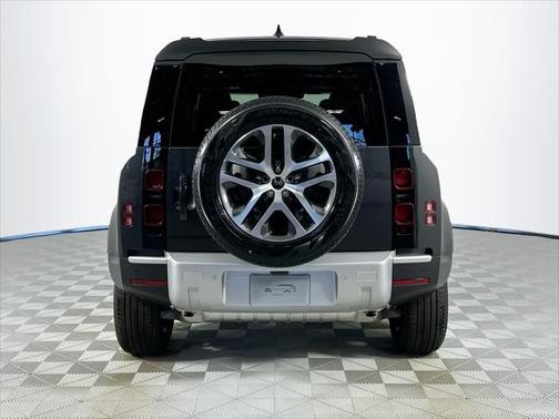 2025 Land Rover Defender 110 P300