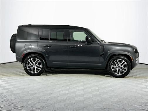 2025 Land Rover Defender 110 P300