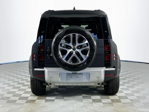 2025 Land Rover Defender 110 P300