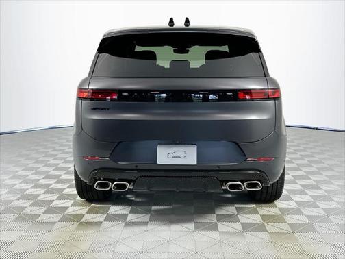 2025 Land Rover Range Rover Sport SE