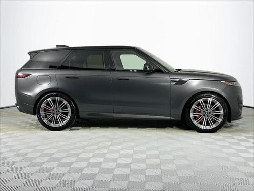 2025 Land Rover Range Rover Sport SE