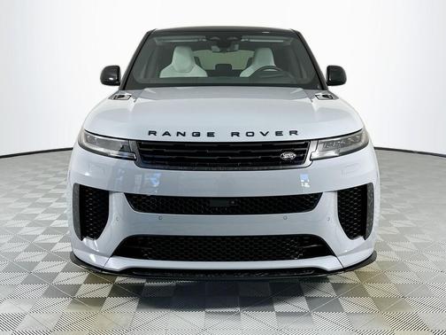 2026 Land Rover Range Rover SV