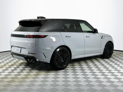 2026 Land Rover Range Rover SV