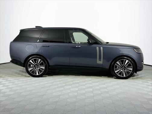 2025 Land Rover Range Rover P550e SE