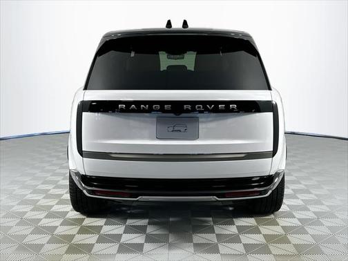 2025 Land Rover Range Rover P400 SE 7 Seat