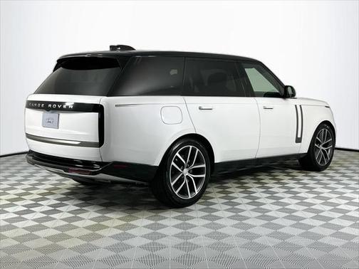2025 Land Rover Range Rover P400 SE 7 Seat