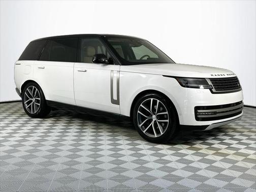 2025 Land Rover Range Rover P400 SE 7 Seat