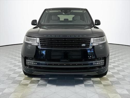 2025 Land Rover Range Rover P530 SE
