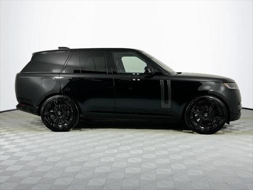 2025 Land Rover Range Rover P530 SE
