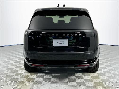 2025 Land Rover Range Rover P530 SE