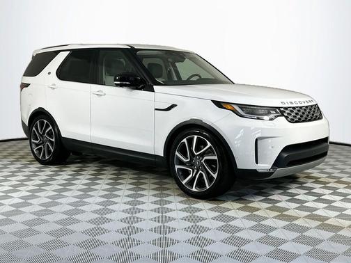 Fuji White 2025 Land Rover Discovery P300 S