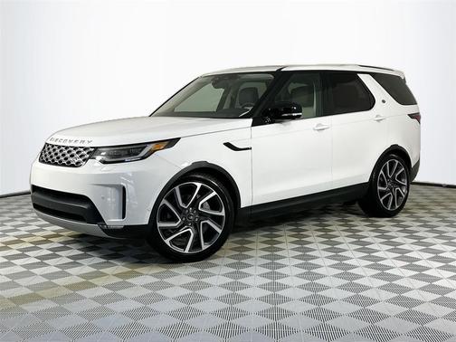 Fuji White 2025 Land Rover Discovery P300 S