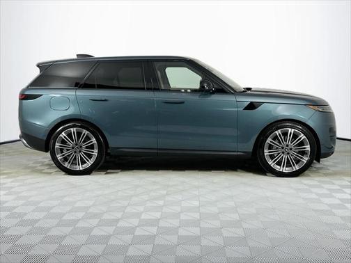2025 Land Rover Range Rover Sport SE