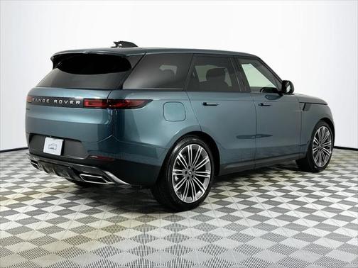 2025 Land Rover Range Rover Sport SE