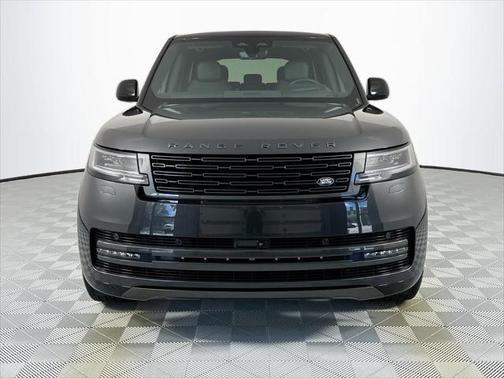2025 Land Rover Range Rover P400 SE