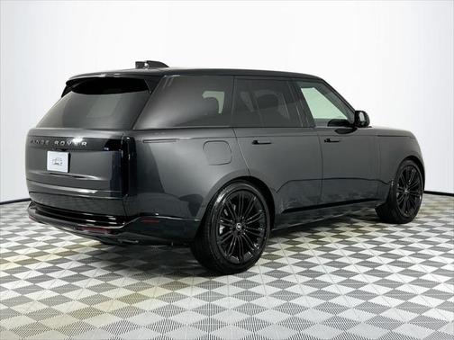 2025 Land Rover Range Rover P400 SE